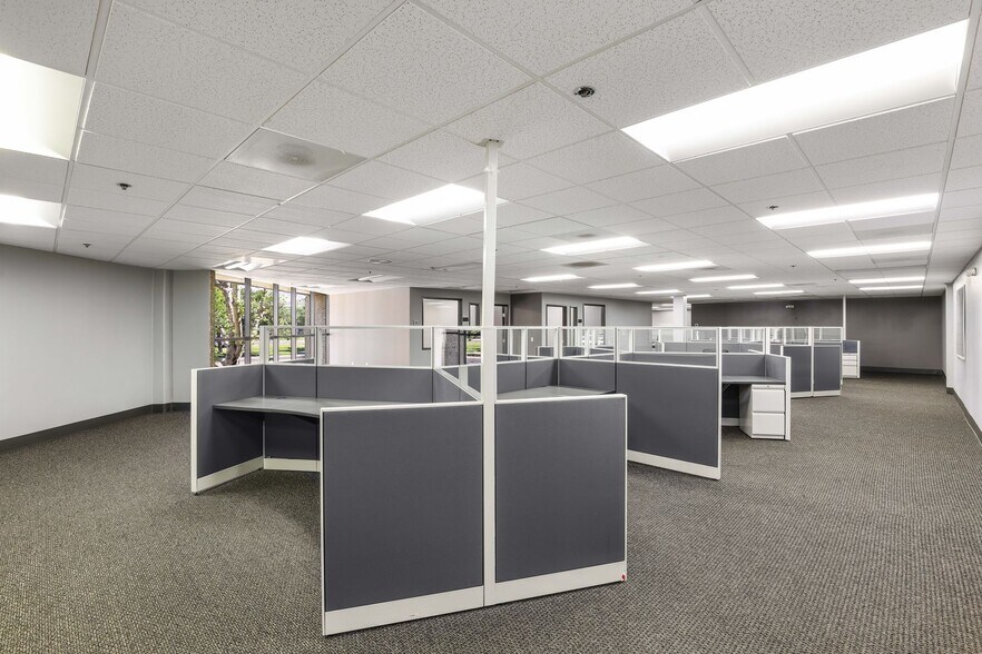 More Photos Of 3150 E Birch St, Brea Manufacturing For Sale