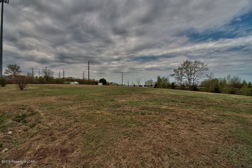 More Photos Of 220 Oak Hill Rd, Mountain Top Distribution For Sale