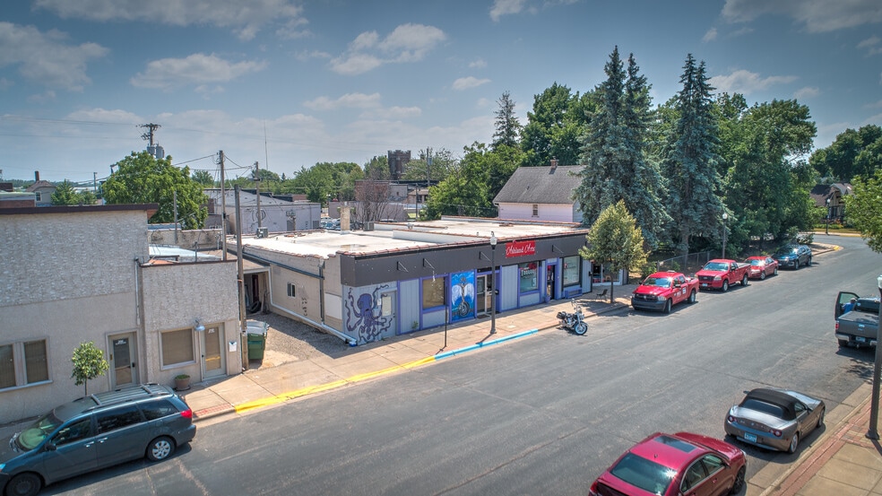 More Photos Of 220 S Ashland St, Cambridge Storefront Retail Office For Sale