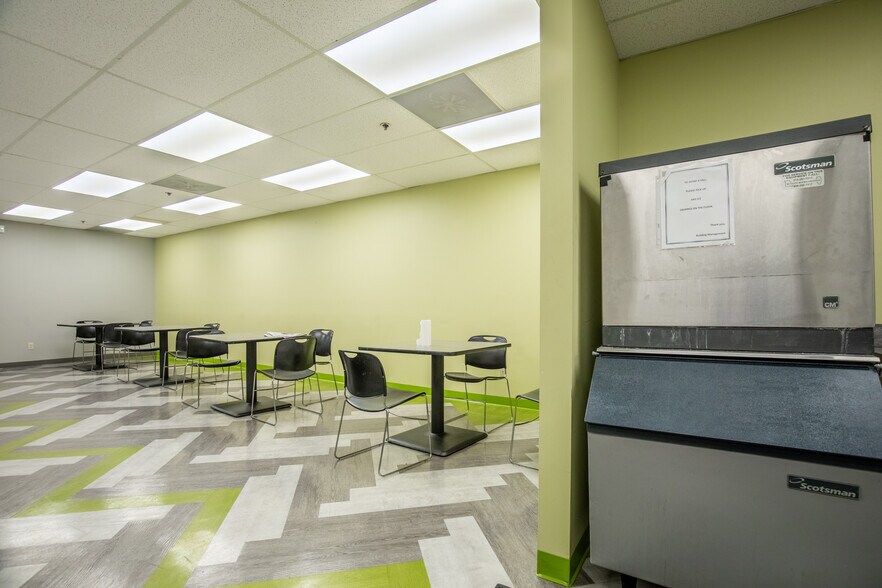 More Photos Of 9666 Olive Blvd, Olivette Office For Lease