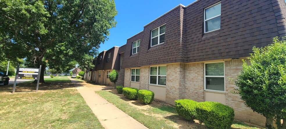 Primary Photo Of 1114-1128 E 9th St, Russellville Apartments For Sale