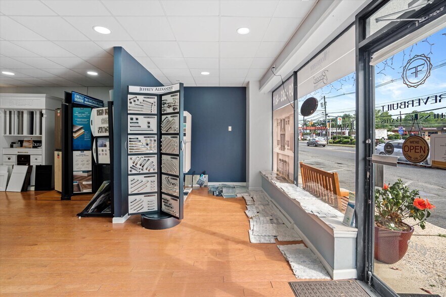 More Photos Of 610 Bear Tavern Rd, Ewing Freestanding For Lease