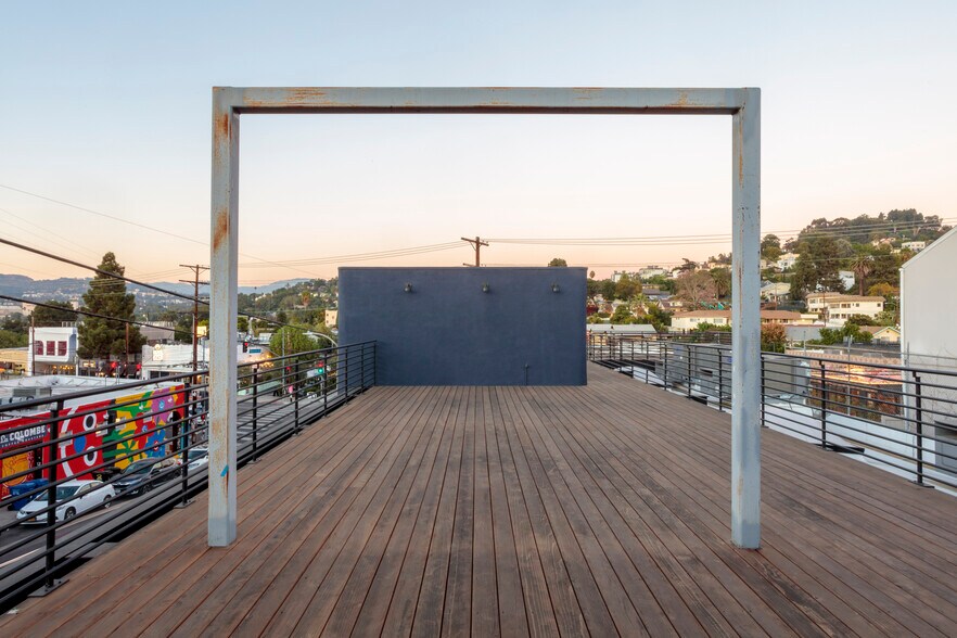 More Photos Of 3828 W Sunset Blvd, Los Angeles Unknown For Lease