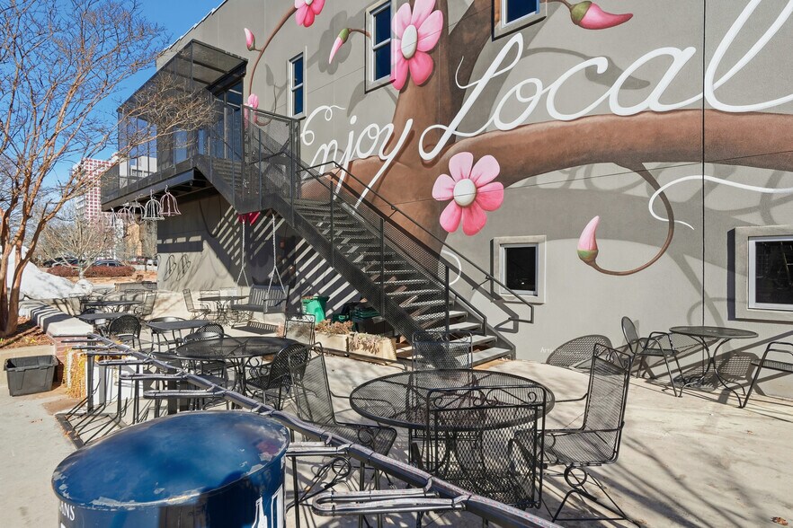 More Photos Of 5 W Mountain St, Fayetteville Apartments For Lease