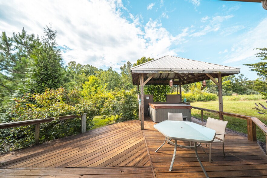 More Photos Of 295 Panthers Den Rd, Makanda Hotel For Sale