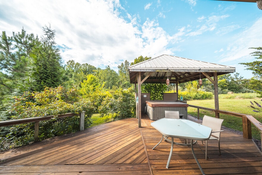 More Photos Of 295 Panthers Den Rd, Makanda Hotel For Sale