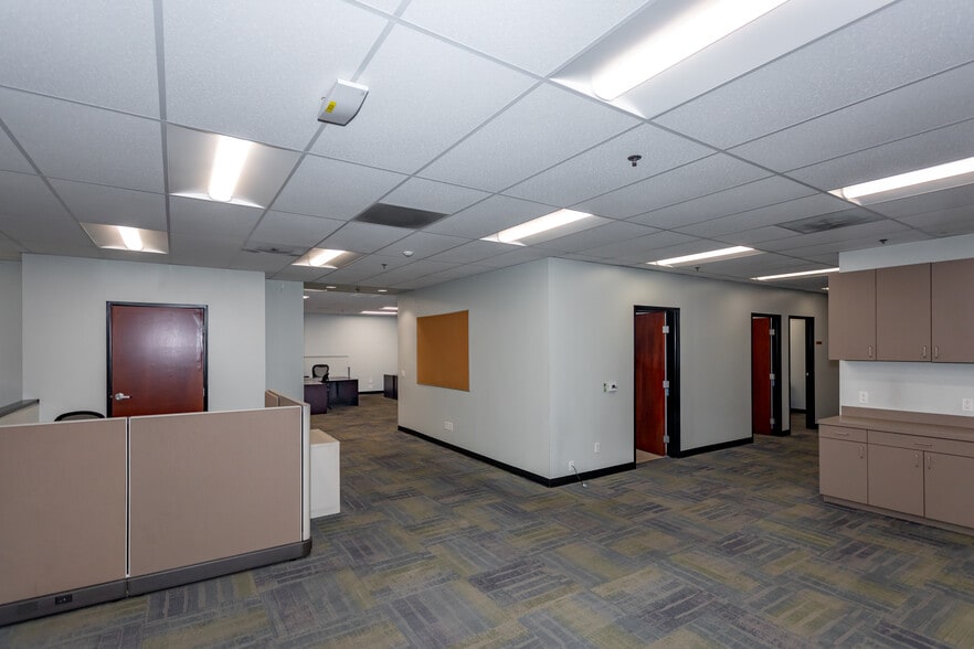 More Photos Of 10730 Bell Ct, Rancho Cucamonga Warehouse For Lease