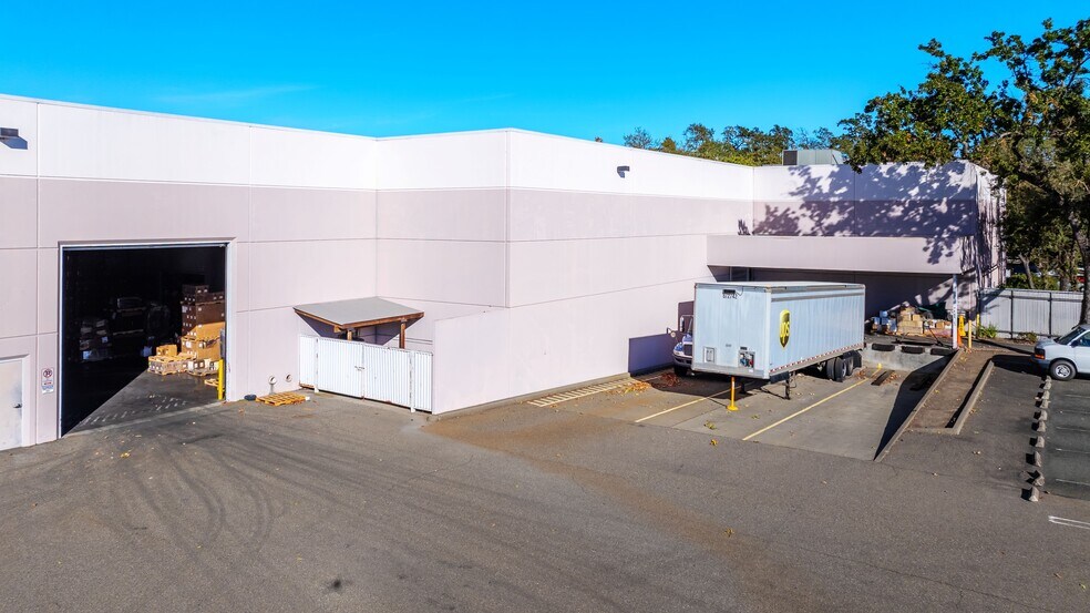 More Photos Of 205 Concourse Blvd, Santa Rosa Distribution For Lease