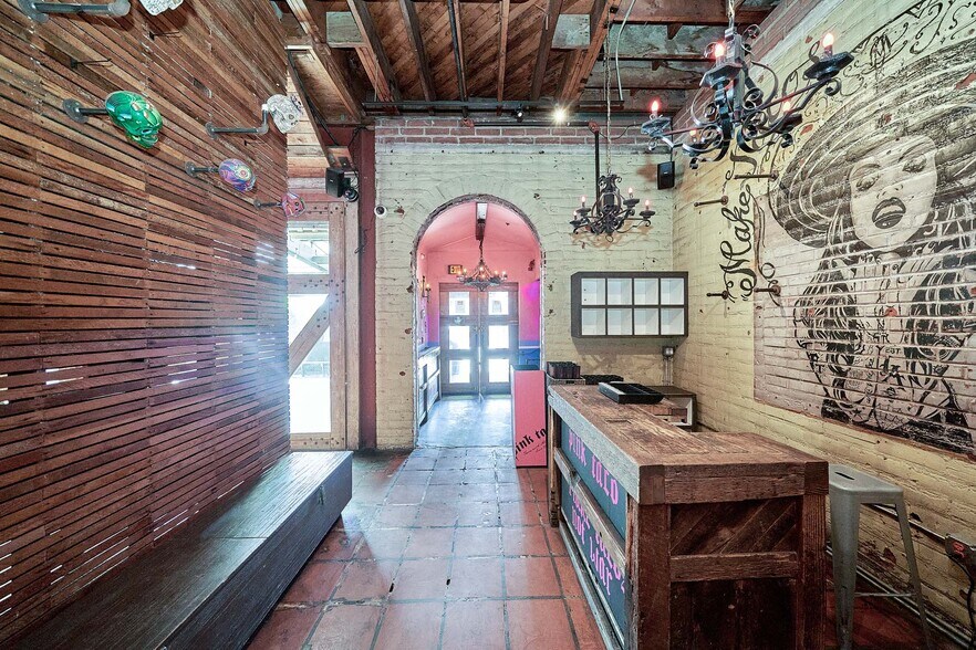 More Photos Of 8225 W Sunset Blvd, West Hollywood Restaurant For Lease