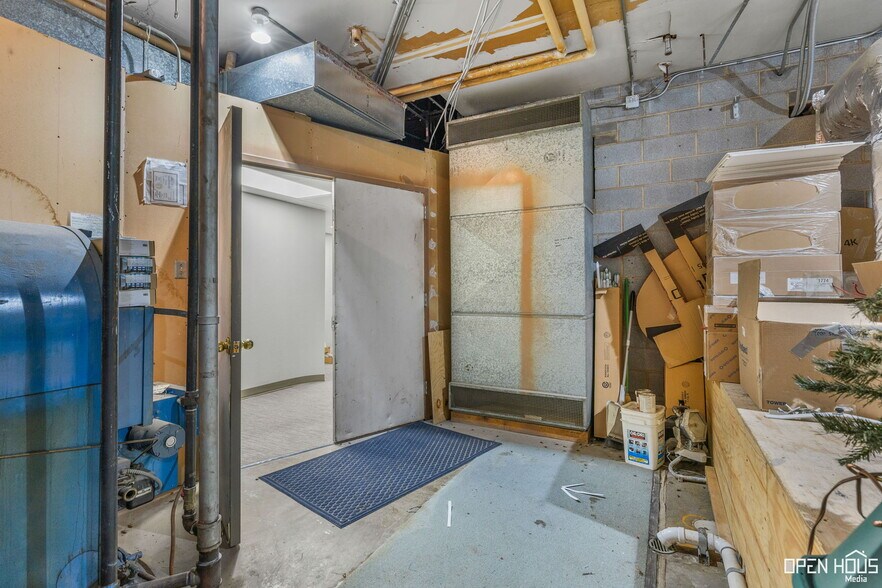 More Photos Of 915 9th St, Wichita Falls Office For Sale