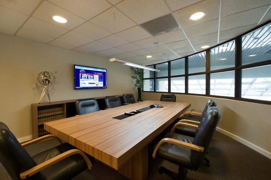 More Photos Of 9100 S Dadeland Blvd, Miami Coworking Space