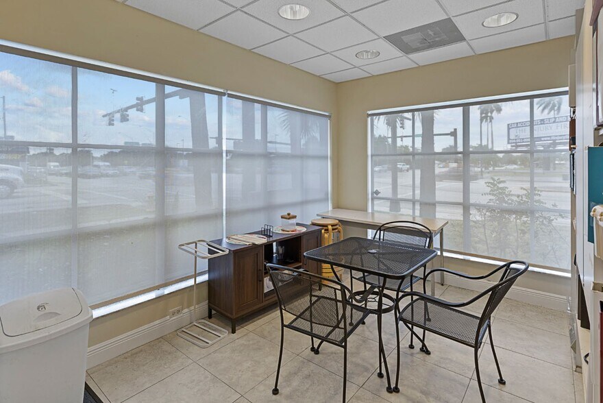 More Photos Of 100 E Commercial Blvd, Fort Lauderdale Storefront Retail Office For Lease