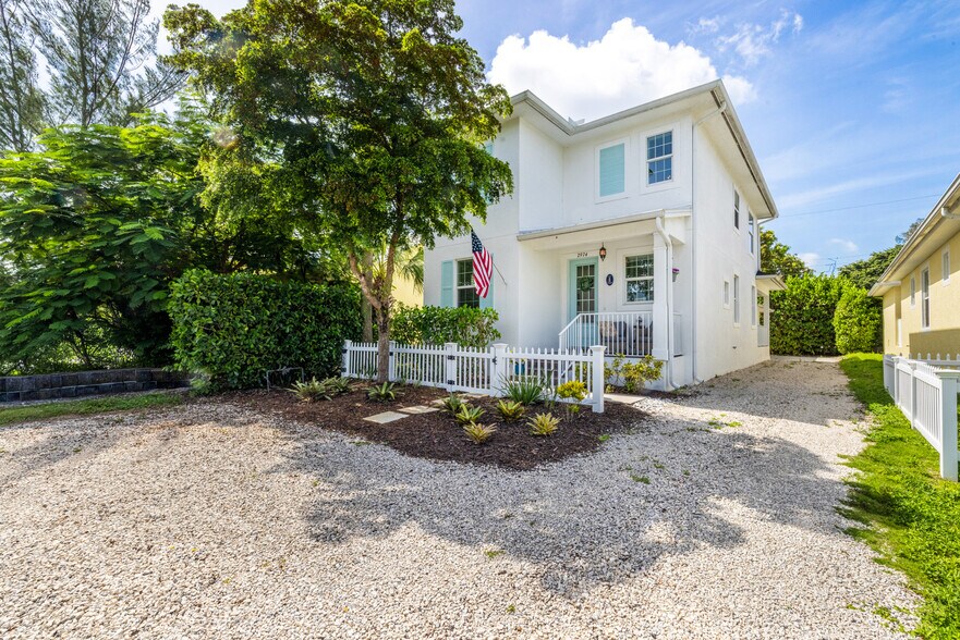 More Photos Of 2974 Van Buren Ave, Naples Storefront Retail Residential For Sale