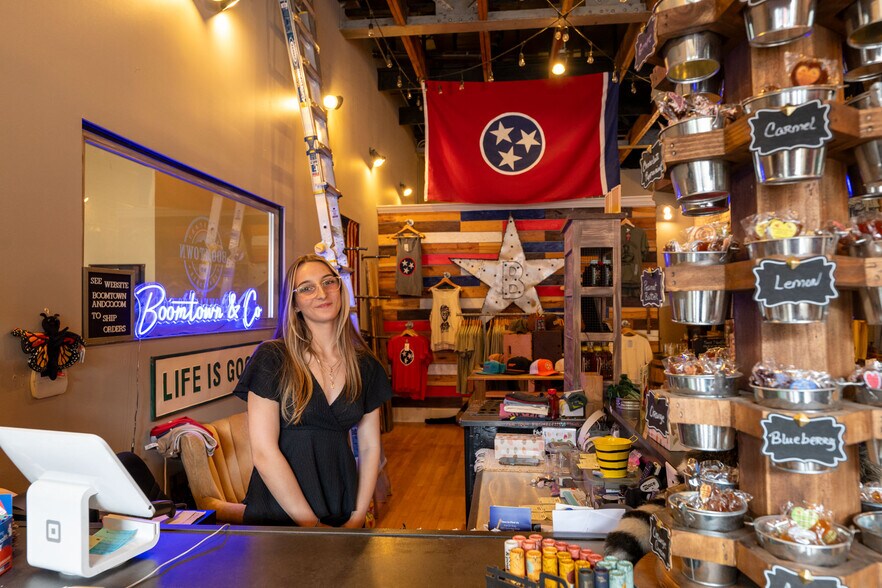 More Photos Of 217 Broad St, Kingsport Storefront Retail Office For Sale