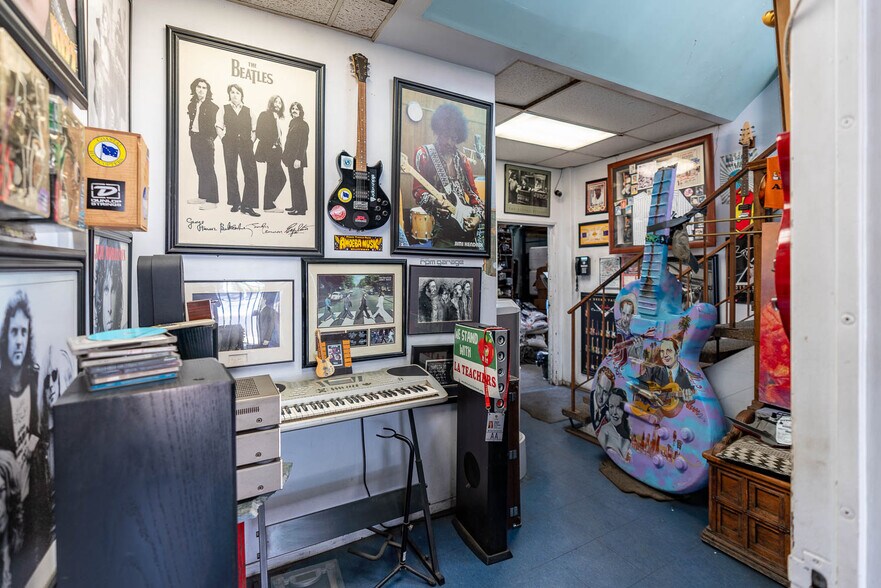 More Photos Of 11540 Hart St, North Hollywood Warehouse For Sale
