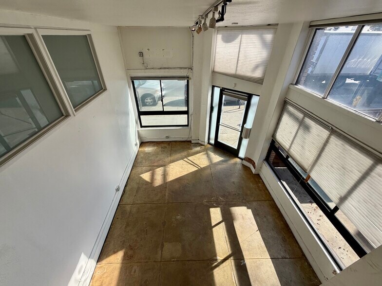 More Photos Of 1813-1827 Lincoln Blvd, Venice Storefront For Lease