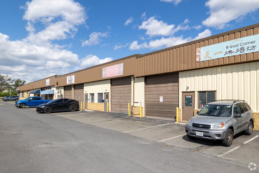 More Photos Of 15201-15277 Display Ct, Rockville Warehouse For Lease