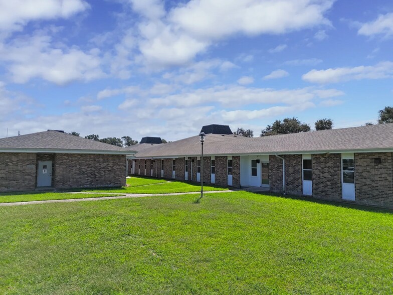 More Photos Of 1000 Plantation Rd, Thibodaux Office For Sale