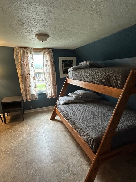 More Photos Of 332 E Onota St, Munising Hotel For Sale