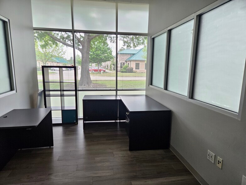 More Photos Of 411 Lantern Bend Dr, Houston Medical For Lease