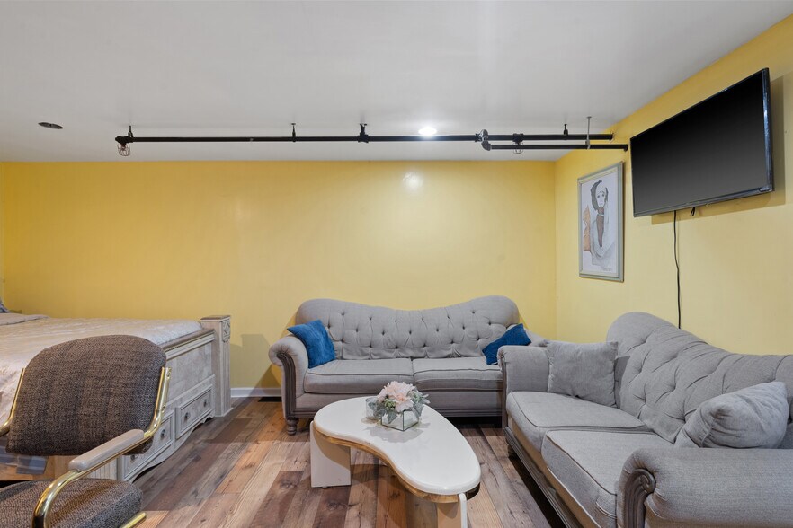 More Photos Of 317 W Fayette St, Syracuse Storefront Retail Office For Sale