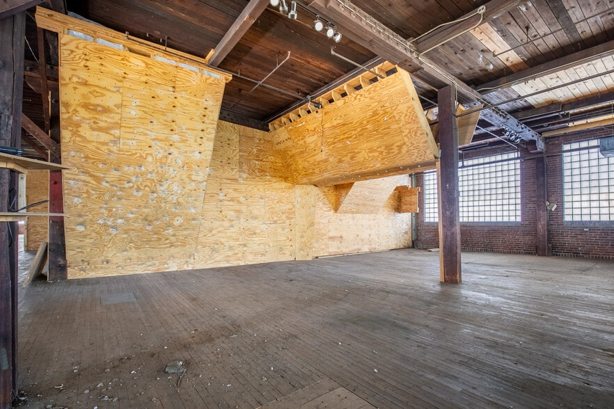 More Photos Of 2301 E 28th St, Chattanooga Manufacturing For Lease