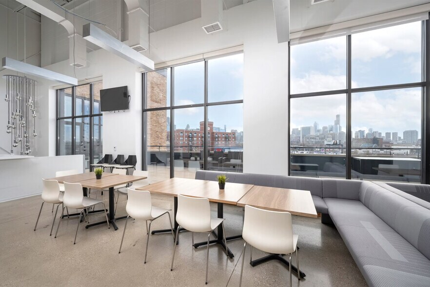 More Photos Of 1333 N Kingsbury St, Chicago Office For Lease