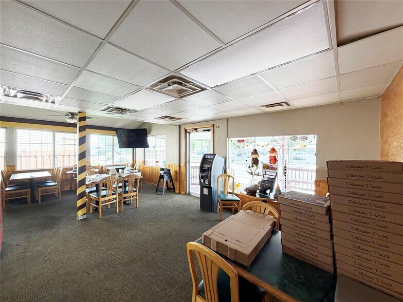 More Photos Of 613 E La Salle Ave, Barron Restaurant For Sale