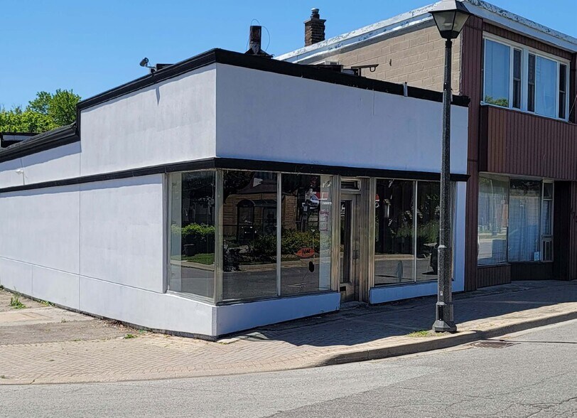 More Photos Of 4728 Valley Way, Niagara Falls Auto Repair For Sale