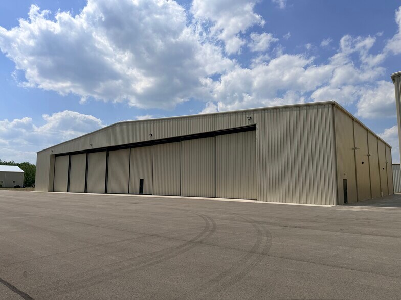 Primary Photo Of 460 Tasa Dr, Fombell Airplane Hangar For Lease