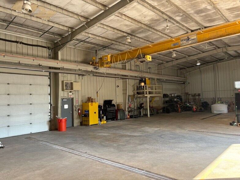More Photos Of 3125 Glenwood Lansing Rd, Lansing Warehouse For Sale