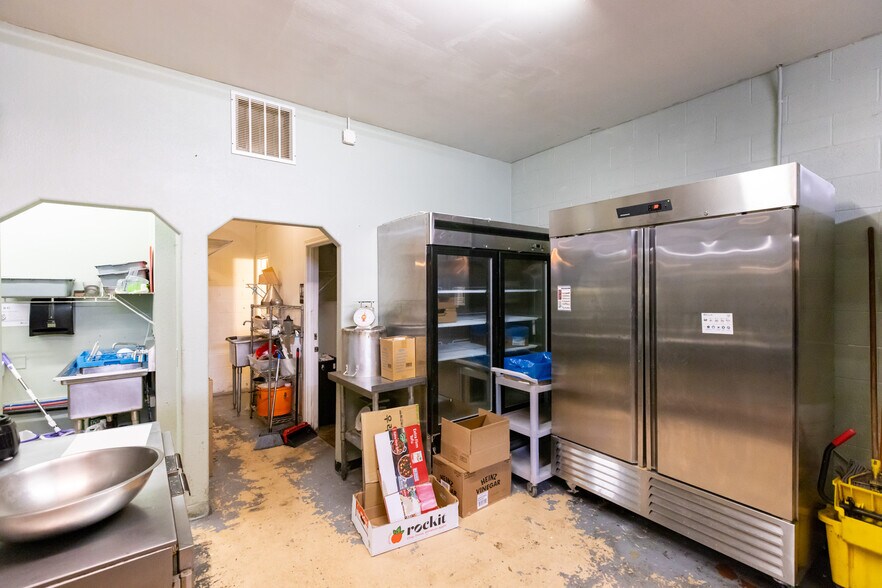 More Photos Of 105 Steuben st, Bingen General Retail For Sale
