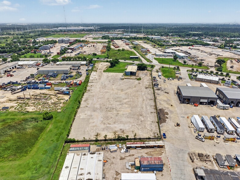 More Photos Of 3807 Oates Rd, Houston Showroom For Lease
