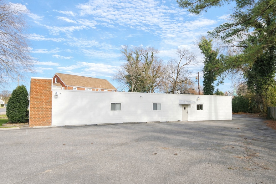 More Photos Of 1801-1809 Airline Blvd, Portsmouth Office For Sale