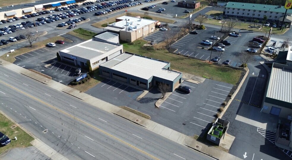 More Photos Of 120 E West Pky, Anderson Office For Lease