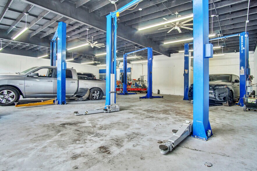 More Photos Of 13329 Sherman Way, North Hollywood Auto Repair For Sale