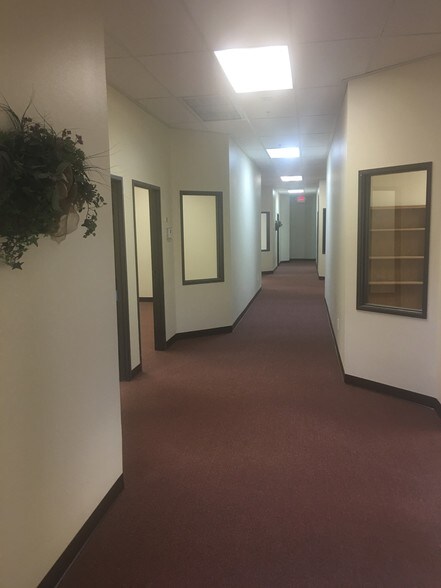 More Photos Of 4325 N Rancho Dr, Las Vegas Office For Sale