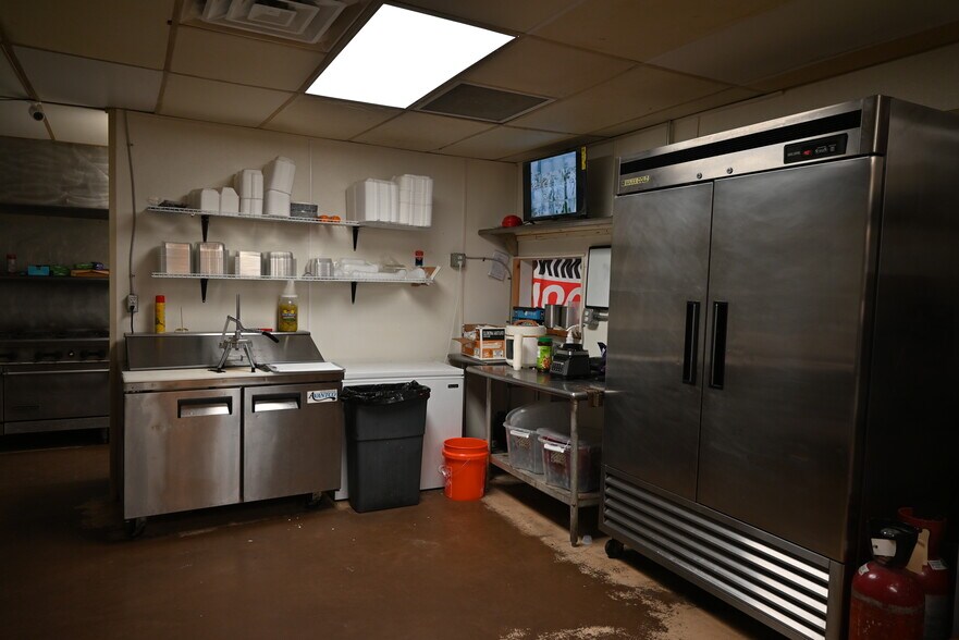 More Photos Of 121 S Berry St, Burkburnett Restaurant For Sale