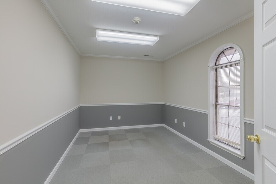 More Photos Of 1438 Battlefield Pky, Fort Oglethorpe Office For Sale