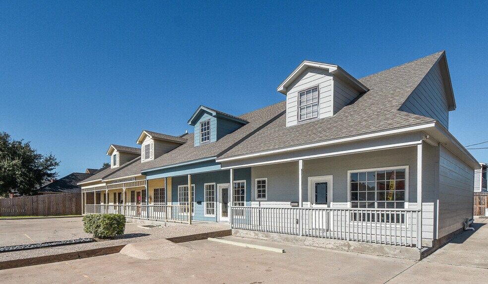 Primary Photo Of 104 Kelly Dr, Victoria Office For Lease