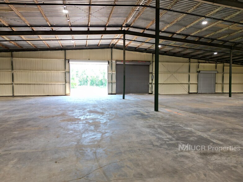 More Photos Of 405 Commerce Park Ave, Canton Warehouse For Lease