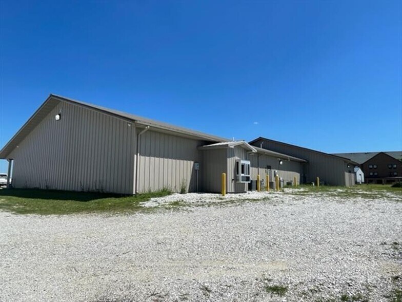 More Photos Of 2005 N Missouri St, Macon Office Residential For Sale