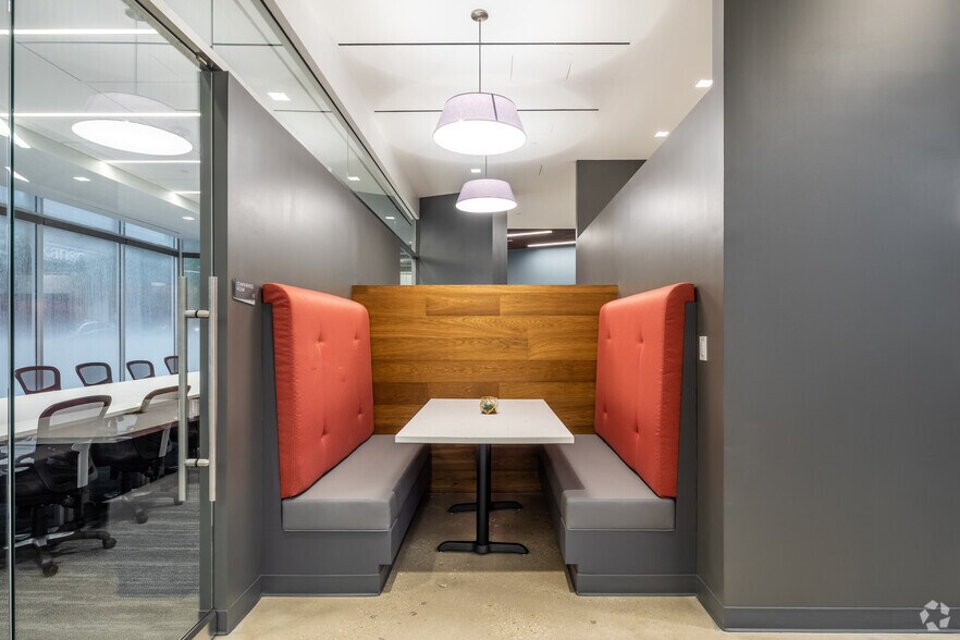 More Photos Of 8455 Colesville Rd, Silver Spring Office For Sale