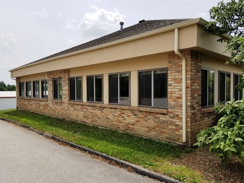 More Photos Of 2010 Bluestone Dr, Saint Charles Office For Sale