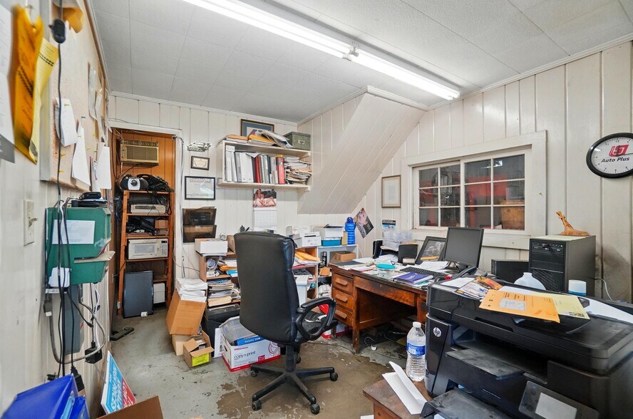 More Photos Of 315 W Morgan St, Monroe Auto Repair For Sale