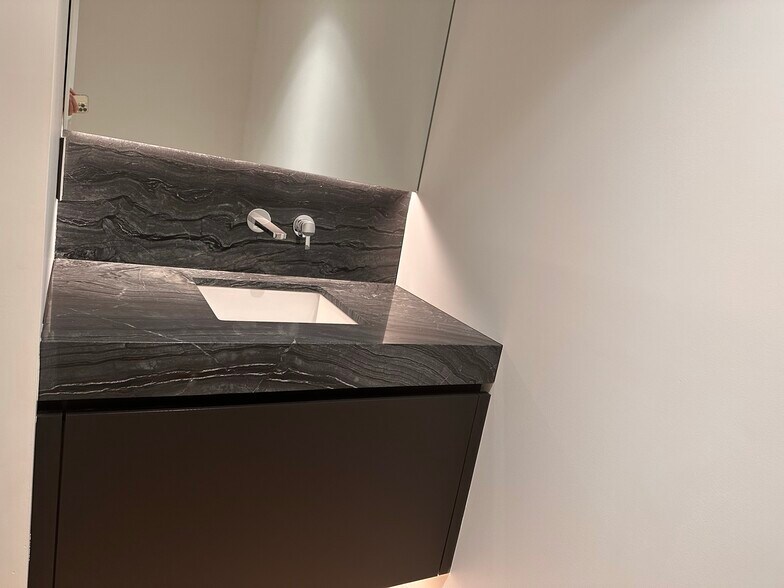 More Photos Of 970 Burrard St, Vancouver Medical For Sale