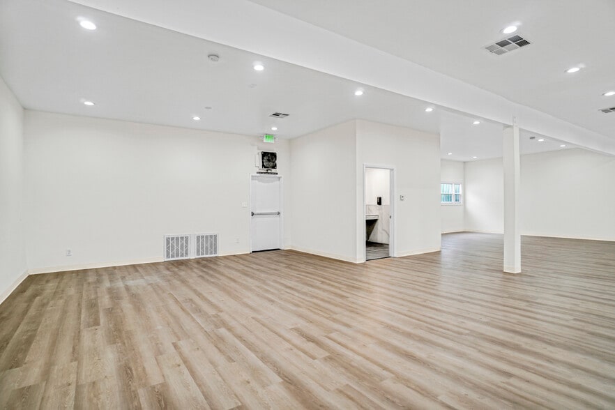 More Photos Of 29413 S Western Ave, Rancho Palos Verdes Freestanding For Lease