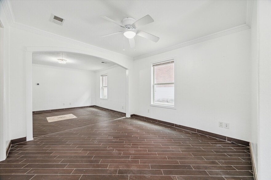 More Photos Of 11126 Timber Crest Dr, Houston Warehouse For Lease