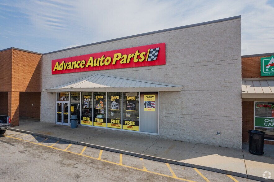 More Photos Of 4391 Dorchester Rd, Charleston Unknown For Lease