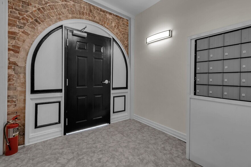 More Photos Of 507 Niagara St, Buffalo Apartments For Sale